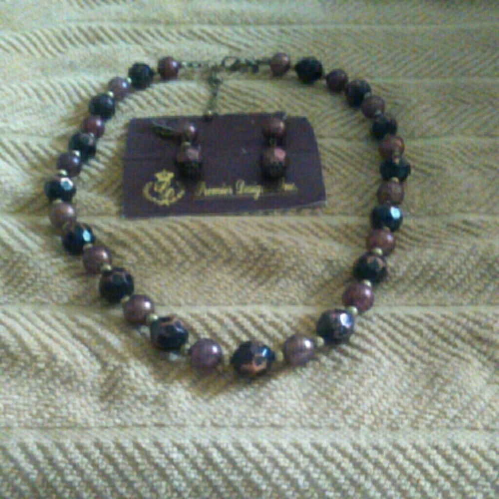 Ladies earrings and necklace set